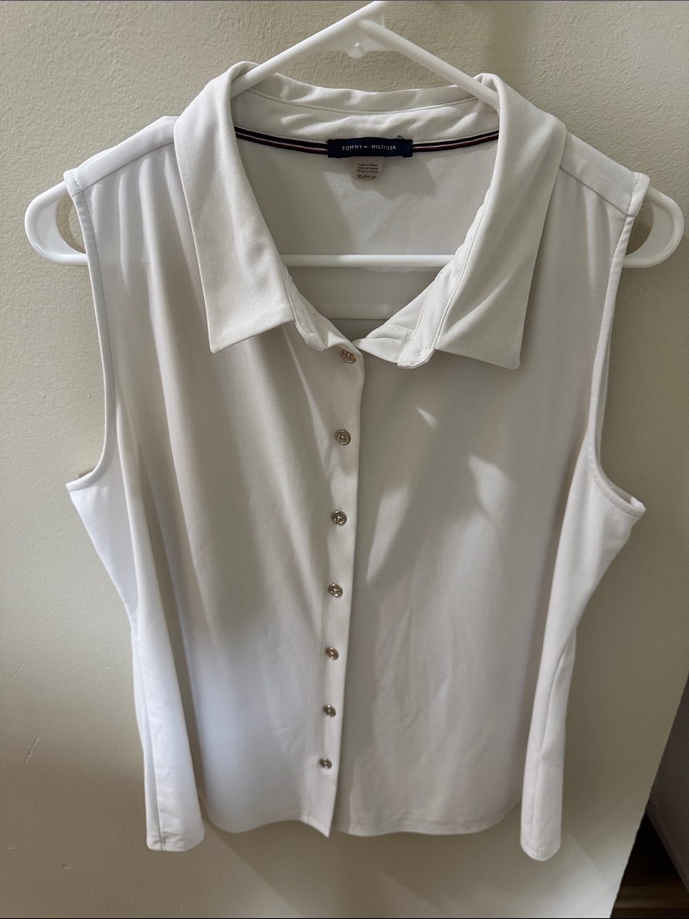 Tommy Hilfiger White Sleeveless Button-Front Polo Blouse